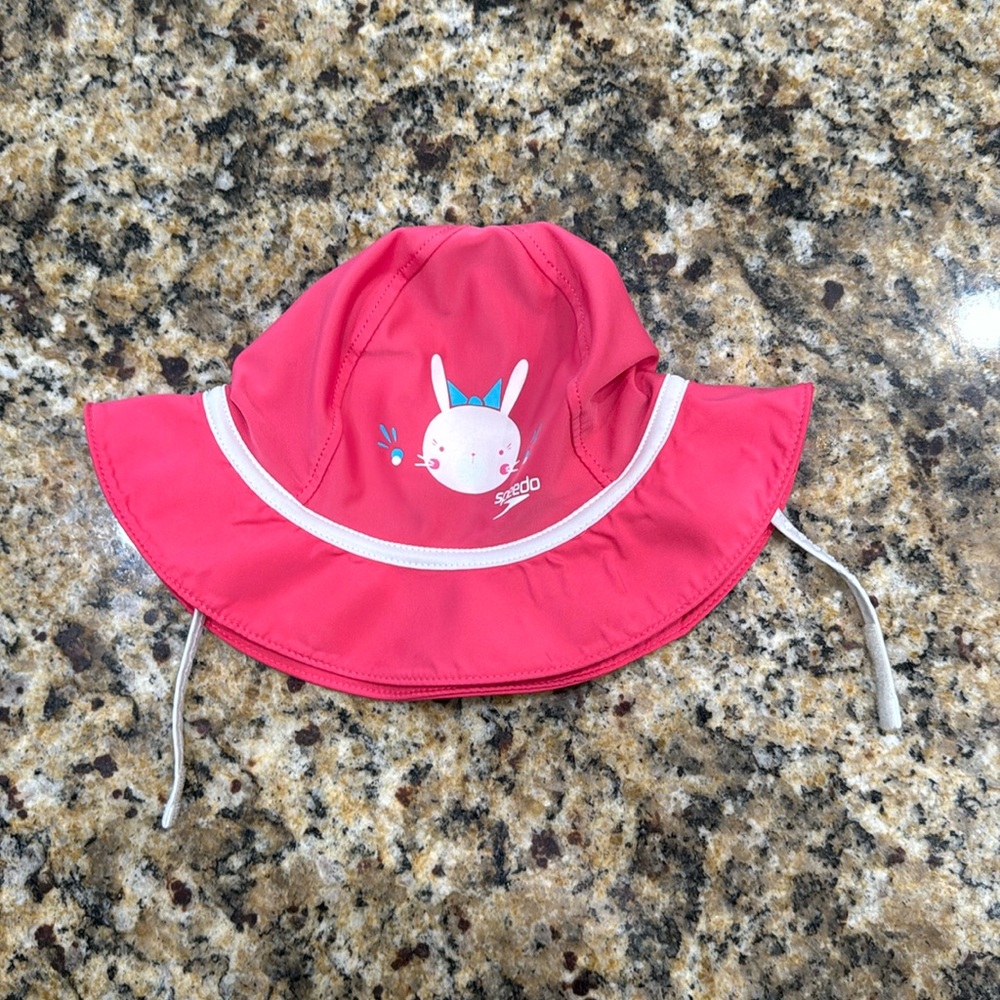 Speedo kids bucket hat